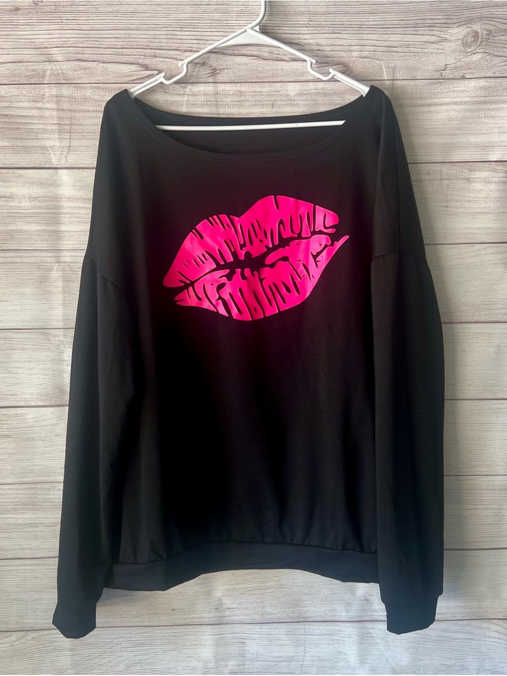 Black Women's Graphic Pullover with Pink Lip Print